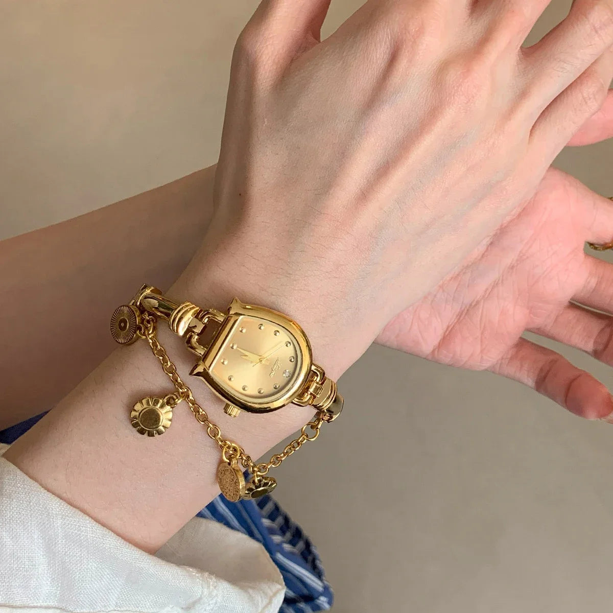 U Charm Watch (Gold Gold)
