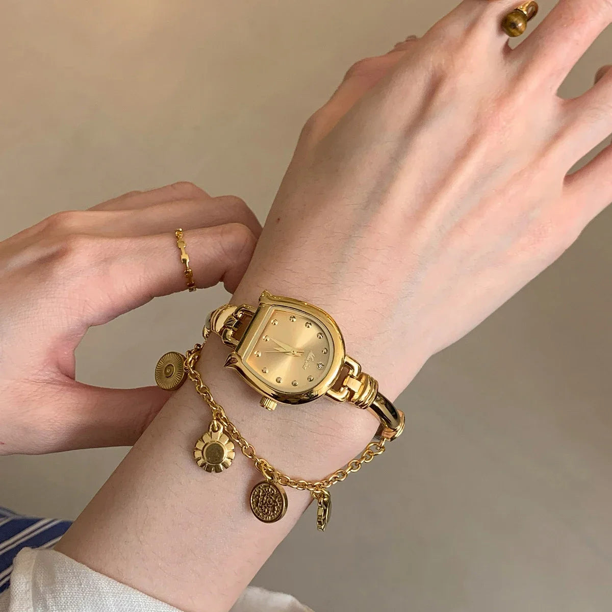 U Charm Watch (Gold Gold)